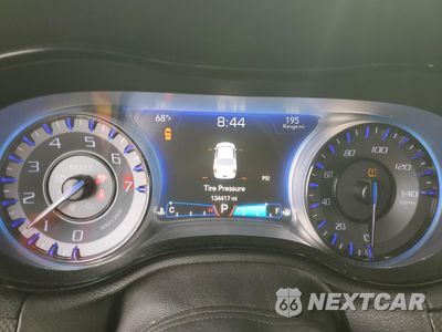 Zdjęcie 9 z 15 samochodu: 2016 CHRYSLER 300C VIN:2C3CCAEG8GH161271 - miniatura