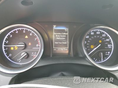 Zdjęcie 9 z 12 samochodu: 2019 TOYOTA CAMRY L VIN:4T1B11HK6KU700016 - miniatura