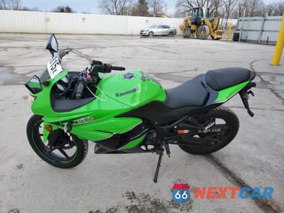 Trzecie zdjęcie samochodu z tyłu: 2011 KAWASAKI EX250 J VIN:JKAEXMJ10BDA84295 - miniatura