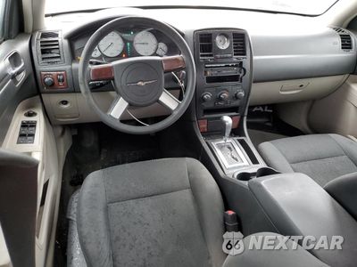 Zdjęcie 8 z 11 samochodu: 2006 CHRYSLER 300 VIN:2C3KA43R26H387764 - miniatura