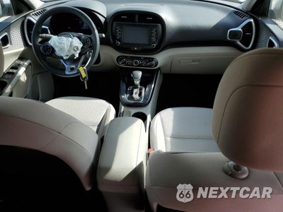 Zdjęcie 8 z 12 samochodu: 2020 KIA SOUL LX VIN:KNDJ23AU3L7098616 - miniatura