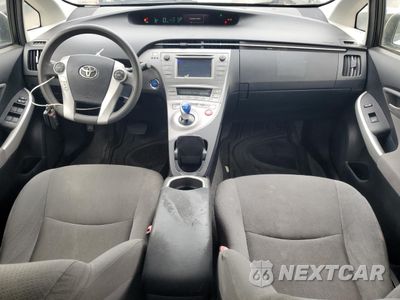 Zdjęcie 8 z 12 samochodu: 2012 TOYOTA PRIUS VIN:JTDKN3DU8C5494334 - miniatura