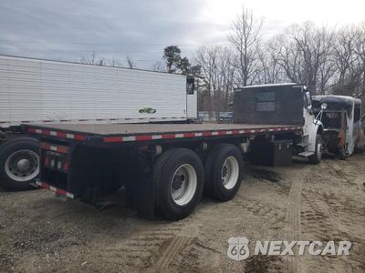 Czwarte zdjęcie samochodu z boku: 2016 FREIGHTLINER BUSINESS CLASS M2 106 FLATBED TRUCK VIN:1FVHCYCY8GHGS6733 - miniatura
