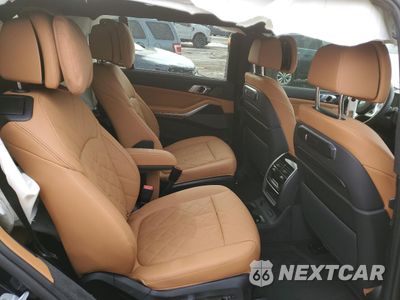 Zdjęcie 10 z 14 samochodu: 2025 BMW X7 XDRIVE40I VIN:5UX23EM00S9Y58881 - miniatura