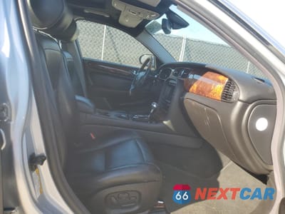 Piąte zdjęcie samochodu w środku: 2007 JAGUAR XJ8 L VIN:SAJWA79B37SH12798 - miniatura