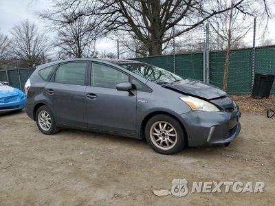Czwarte zdjęcie samochodu z boku: 2013 TOYOTA PRIUS V VIN:JTDZN3EU1D3288895 - miniatura