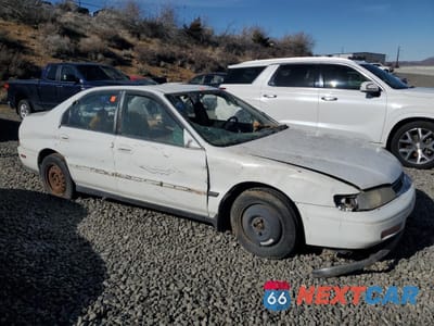 Czwarte zdjęcie samochodu z boku: 1995 HONDA ACCORD LX VIN:1HGCE6649SA026526 - miniatura