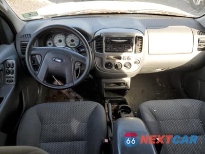Zdjęcie 8 z 14 samochodu: 2003 FORD ESCAPE XLT VIN:1FMYU03153KC15034 - miniatura