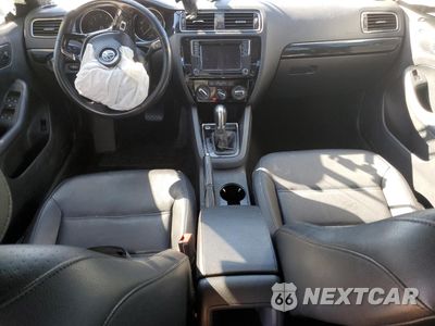 Zdjęcie 8 z 14 samochodu: 2018 VOLKSWAGEN JETTA SPORT VIN:3VWD17AJ0JM253586 - miniatura