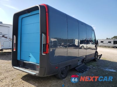 Trzecie zdjęcie samochodu z tyłu: 2023 RIVIAN EDV 700 VIN:7FCEHEB78PN005542 - miniatura