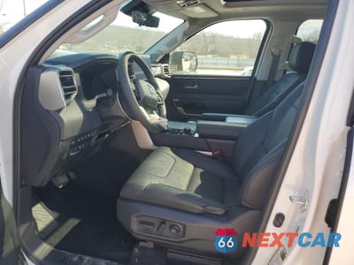 Zdjęcie 7 z 13 samochodu: 2024 TOYOTA SEQUOIA SR5 VIN:7SVAAABAXRX032963 - miniatura