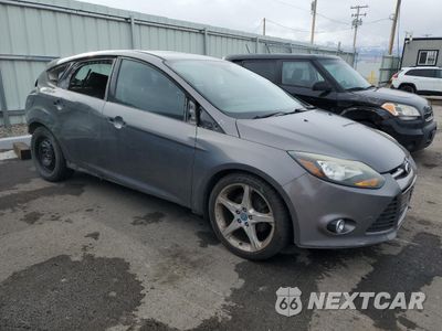 Czwarte zdjęcie samochodu z boku: 2012 FORD FOCUS TITANIUM VIN:1FAHP3N22CL400466 - miniatura