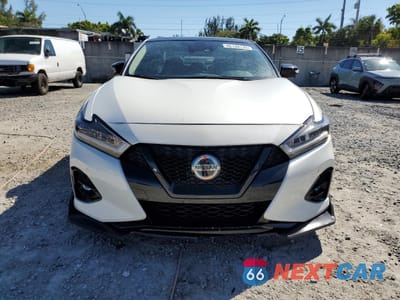 Piąte zdjęcie samochodu w środku: 2021 NISSAN MAXIMA PLATINUM VIN:1N4AA6FV3MC503166 - miniatura