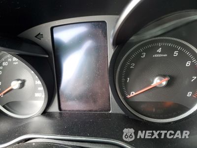 Zdjęcie 9 z 12 samochodu: 2015 MERCEDES-BENZ C 300 4MATIC VIN:55SWF4KB9FU009030 - miniatura