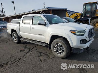 Czwarte zdjęcie samochodu z boku: 2023 TOYOTA TACOMA DOUBLE CAB VIN:3TMCZ5AN2PM539446 - miniatura