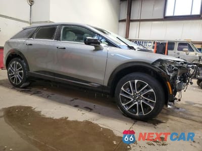 Czwarte zdjęcie samochodu z boku: 2025 CADILLAC OPTIQ SPORT VIN:3GYK3EMR5SS167224 - miniatura