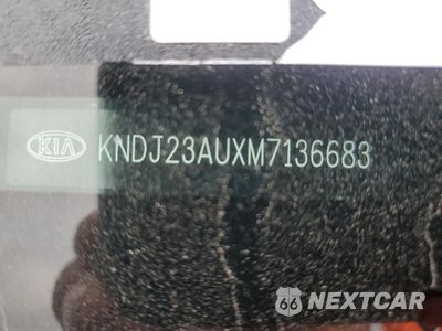 Zdjęcie 12 z 12 samochodu: 2021 KIA SOUL LX VIN:KNDJ23AUXM7136683 - miniatura