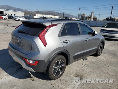 Trzecie zdjęcie samochodu z tyłu: 2024 KIA NIRO LX VIN:KNDCP3LE5R5162563 - miniatura