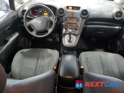 Zdjęcie 8 z 15 samochodu: 2009 KIA RONDO BASE VIN:KNAFG529097273472 - miniatura