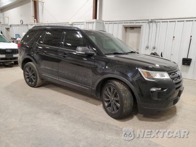 Czwarte zdjęcie samochodu z boku: 2018 FORD EXPLORER XLT VIN:1FM5K8D85JGB63648 - miniatura