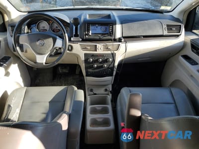 Zdjęcie 8 z 13 samochodu: 2010 VOLKSWAGEN ROUTAN SE VIN:2V4RW3D10AR388466 - miniatura