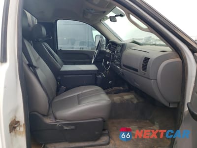 Zdjęcie 10 z 12 samochodu: 2012 CHEVROLET SILVERADO K3500 VIN:1GB3KZCG7CF206362 - miniatura