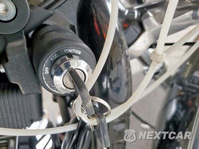 Zdjęcie 8 z 9 samochodu: 2006 HARLEY-DAVIDSON XL1200 C VIN:1HD1CGP186K421835 - miniatura