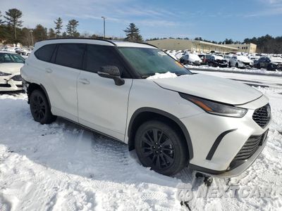 Czwarte zdjęcie samochodu z boku: 2024 TOYOTA HIGHLANDER LE VIN:5TDKDRBH0RS544190 - miniatura