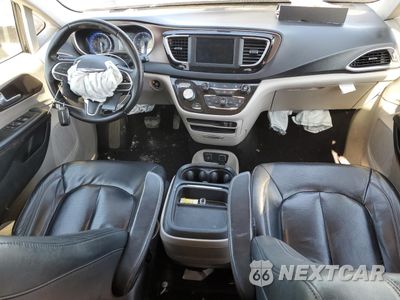 Zdjęcie 8 z 14 samochodu: 2018 CHRYSLER PACIFICA TOURING L VIN:2C4RC1BG7JR280635 - miniatura
