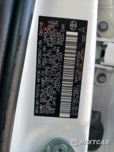 Zdjęcie 12 z 12 samochodu: 2018 TOYOTA PRIUS C VIN:JTDKDTB39J1617043 - miniatura