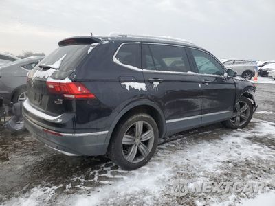Trzecie zdjęcie samochodu z tyłu: 2018 VOLKSWAGEN TIGUAN SEL PREMIUM VIN:3VV4B7AX0JM209089 - miniatura