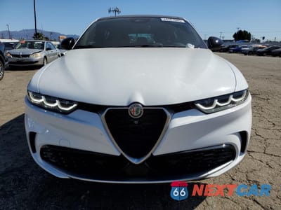 Piąte zdjęcie samochodu w środku: 2024 ALFA ROMEO TONALE TI VIN:ZASPATCW4R3051739 - miniatura