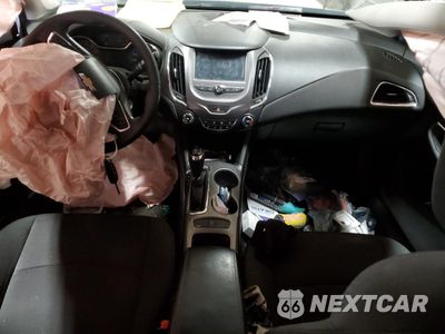 Zdjęcie 8 z 12 samochodu: 2017 CHEVROLET CRUZE LT VIN:1G1BE5SM4H7141222 - miniatura