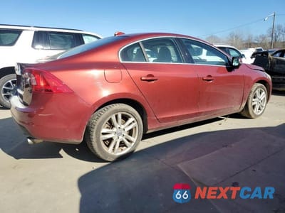 Trzecie zdjęcie samochodu z tyłu: 2013 VOLVO S60 T5 VIN:YV1612FS1D2219842 - miniatura