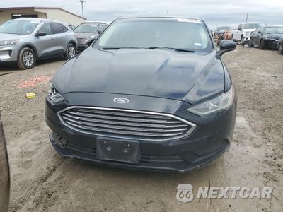 Piąte zdjęcie samochodu w środku: 2018 FORD FUSION S VIN:3FA6P0G74JR228048 - miniatura