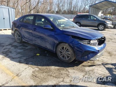 Czwarte zdjęcie samochodu z boku: 2024 KIA FORTE LX VIN:3KPF24AD9RE796409 - miniatura
