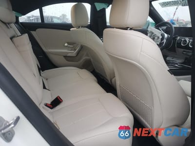 Zdjęcie 10 z 12 samochodu: 2025 MERCEDES-BENZ CLA 250 4MATIC VIN:W1K5J4HB7SN497687 - miniatura