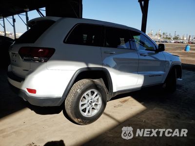 Trzecie zdjęcie samochodu z tyłu: 2020 JEEP GRAND CHEROKEE LAREDO VIN:1C4RJFAG8LC322259 - miniatura