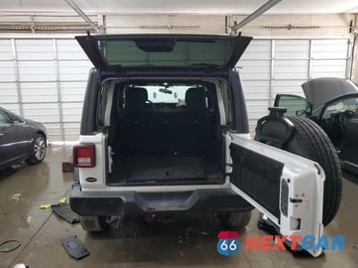 Zdjęcie 6 z 14 samochodu: 2018 JEEP WRANGLER UNLIMITED SPORT VIN:1C4HJXDGXJW150051 - miniatura