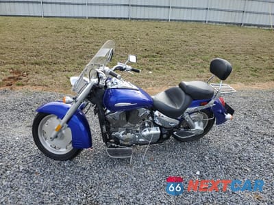 Trzecie zdjęcie samochodu z tyłu: 2006 HONDA VTX1300 R VIN:1HFSC52666A310175 - miniatura
