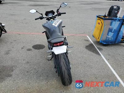 Czwarte zdjęcie samochodu z boku: 2022 YAMAHA MT09 C VIN:JYARN71Y4NA000599 - miniatura