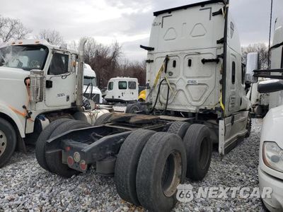 Czwarte zdjęcie samochodu z boku: 2020 FREIGHTLINER CASCADIA 126 SEMI TRUCK VIN:3AKJHHDRXLSLR0688 - miniatura