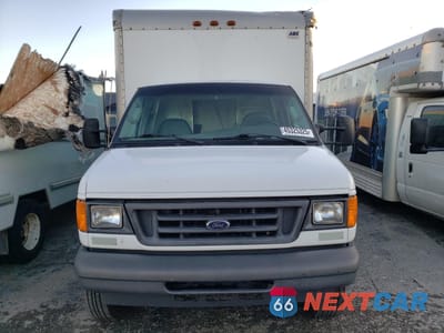 Piąte zdjęcie samochodu w środku: 2006 FORD ECONOLINE E350 SUPER DUTY CUTAWAY VAN VIN:1FDWE35L56HA45229 - miniatura