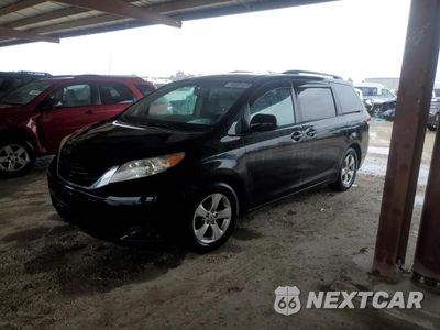 2013 TOYOTA SIENNA LE 5TDKK3DCXDS395042 - główne zdjęcie licytacji z USA - miniatura