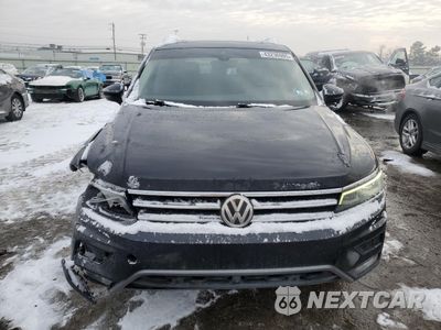 Piąte zdjęcie samochodu w środku: 2018 VOLKSWAGEN TIGUAN SEL PREMIUM VIN:3VV4B7AX0JM209089 - miniatura