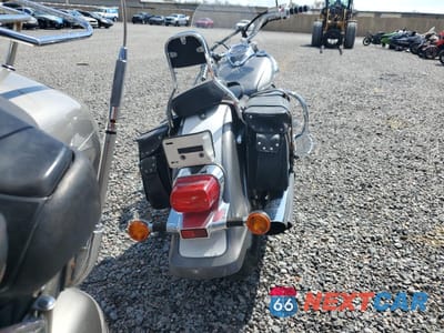 Czwarte zdjęcie samochodu z boku: 2003 SUZUKI VL800 VIN:JS1VS54A832107932 - miniatura