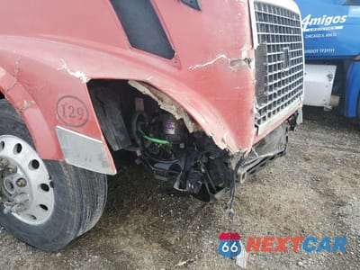 Zdjęcie 9 z 10 samochodu: 2011 VOLVO VN VNL VIN:4V4NC9EJ5BN298123 - miniatura