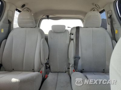 Zdjęcie 10 z 15 samochodu: 2011 TOYOTA SIENNA LE VIN:5TDKK3DC2BS026091 - miniatura