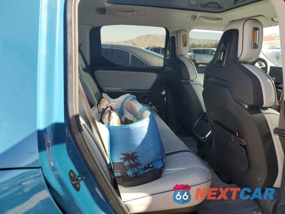 Zdjęcie 11 z 13 samochodu: 2023 RIVIAN R1T ADVENTURE VIN:7FCTGAAA0PN021721 - miniatura