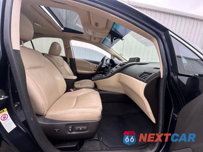 Piąte zdjęcie samochodu w środku: 2010 LEXUS HS 250H VIN:JTHBB1BAXA2008917 - miniatura